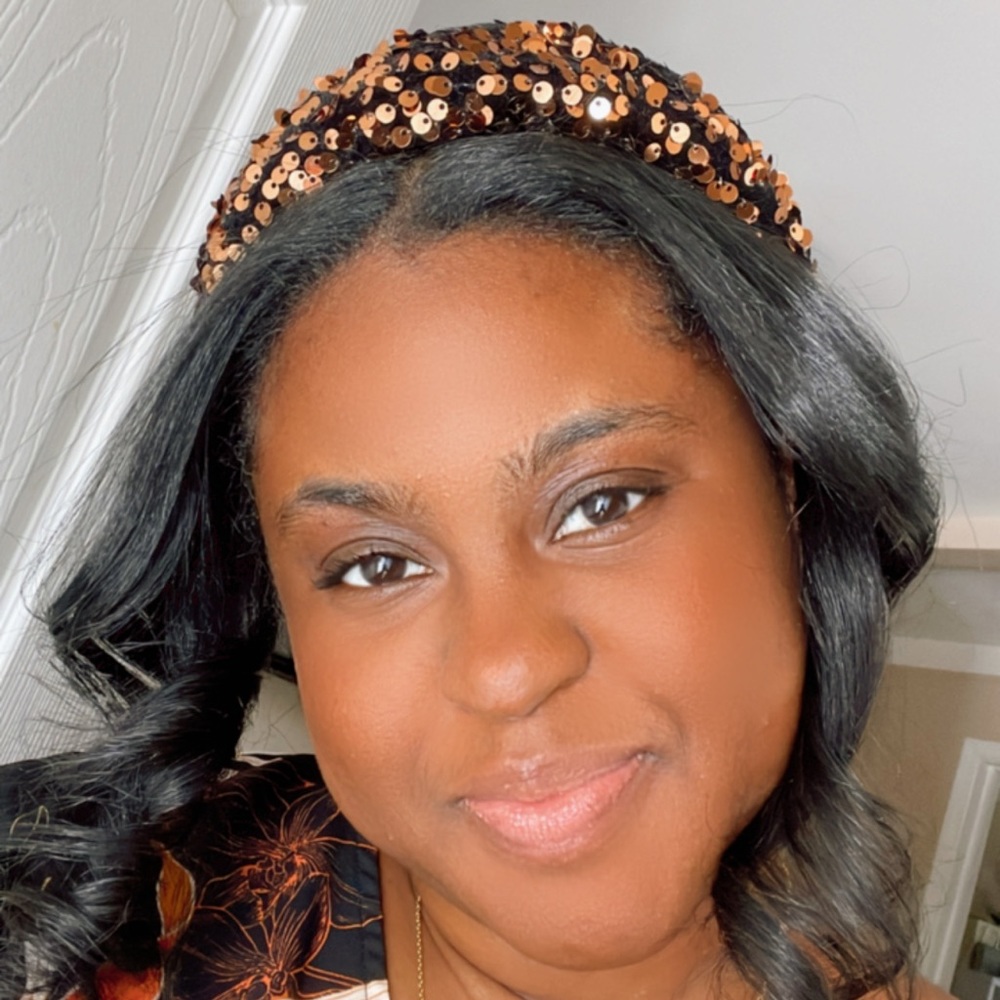 Meet your Posher, Dayna